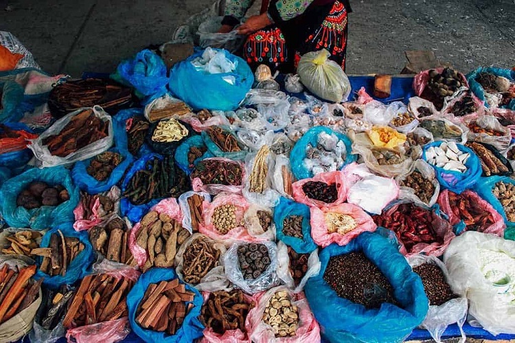 marchés montagneux Ha Giang Sa Phin plantes medicinales